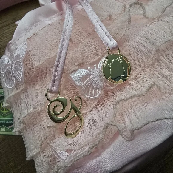 Her Universe Wicked Glinda Pink Butterfly Ruffle Crossbody Bag NWT - Picture 2 of 4